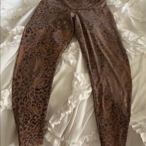 Onzie 7/8 leggings. Price is firm